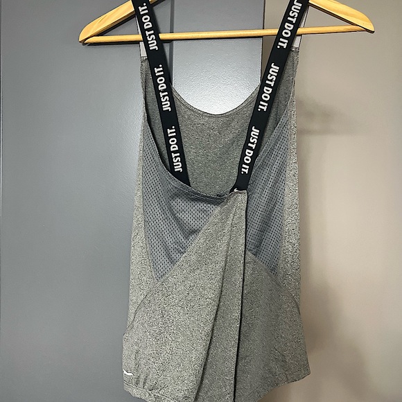 CRISCROSSED NIKE GYM TANK - SIZE S - Picture 3 of 3